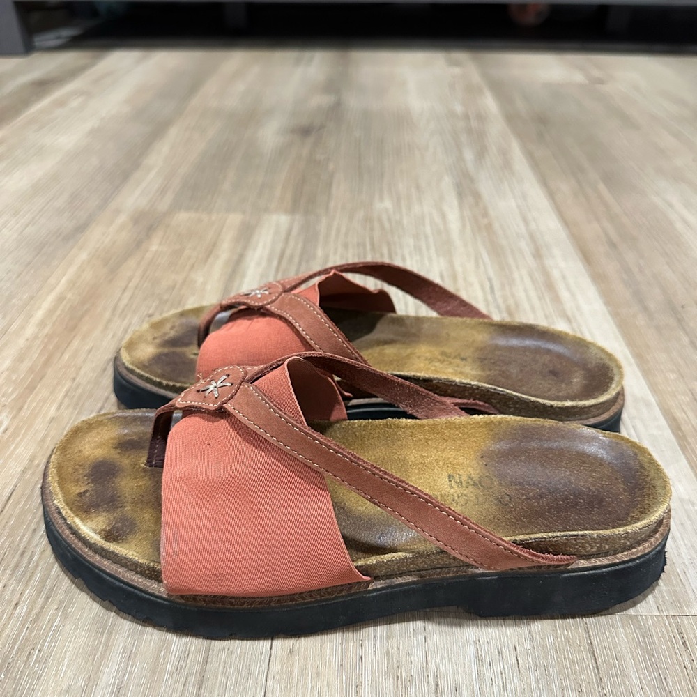 Naot Orion  sandals good condition sz 7.5